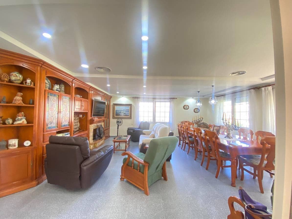 8 soverom Villa til salgs i Cabo Roig med svømmebasseng garasje - € 1 490 000 (Ref: 9887864)
