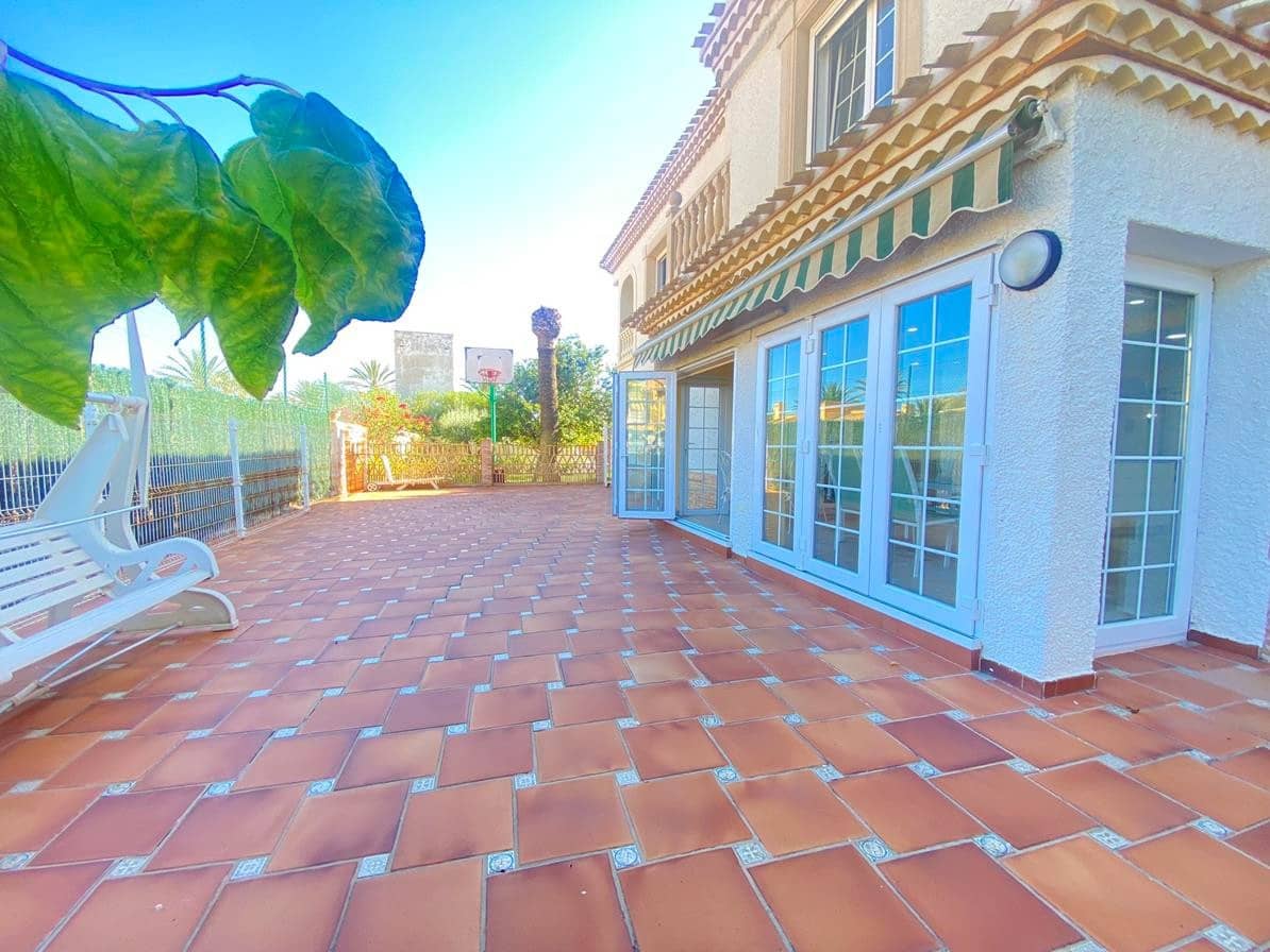 8 soverom Villa til salgs i Cabo Roig med svømmebasseng garasje - € 1 490 000 (Ref: 9887864)