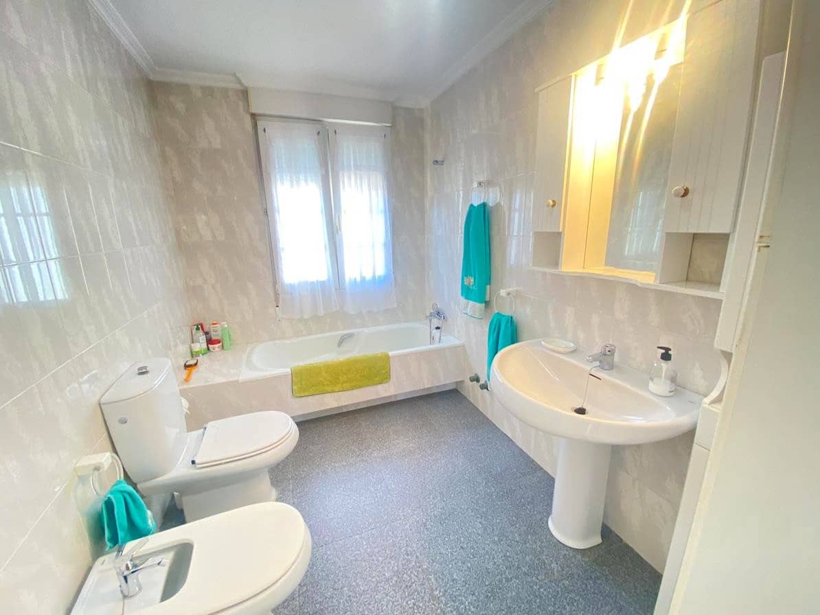 8 soverom Villa til salgs i Cabo Roig med svømmebasseng garasje - € 1 490 000 (Ref: 9887864)