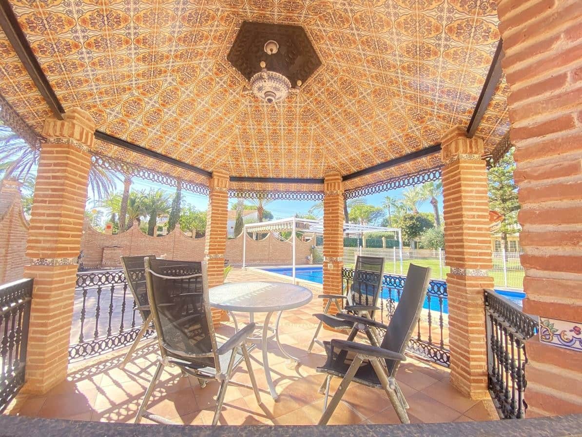 8 soverom Villa til salgs i Cabo Roig med svømmebasseng garasje - € 1 490 000 (Ref: 9887864)