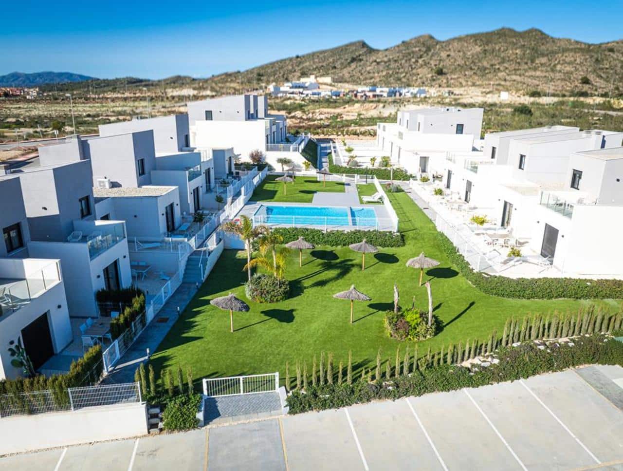 2 quarto Casa em Banda para venda em Banos y Mendigo com piscina - 250 000 € (Ref: 9887866)