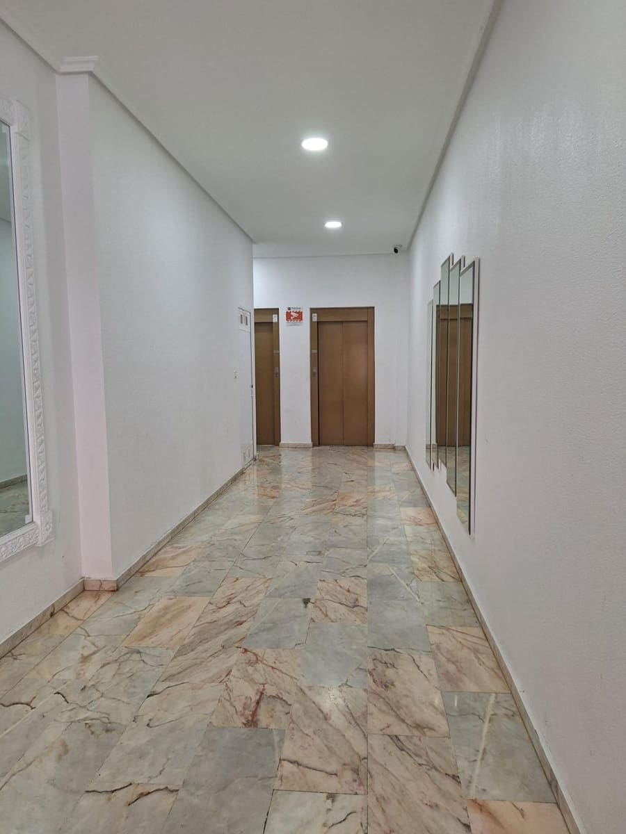 2 sovrum Lägenhet till salu i Torrevieja - 148 900 € (Ref: 10004214)