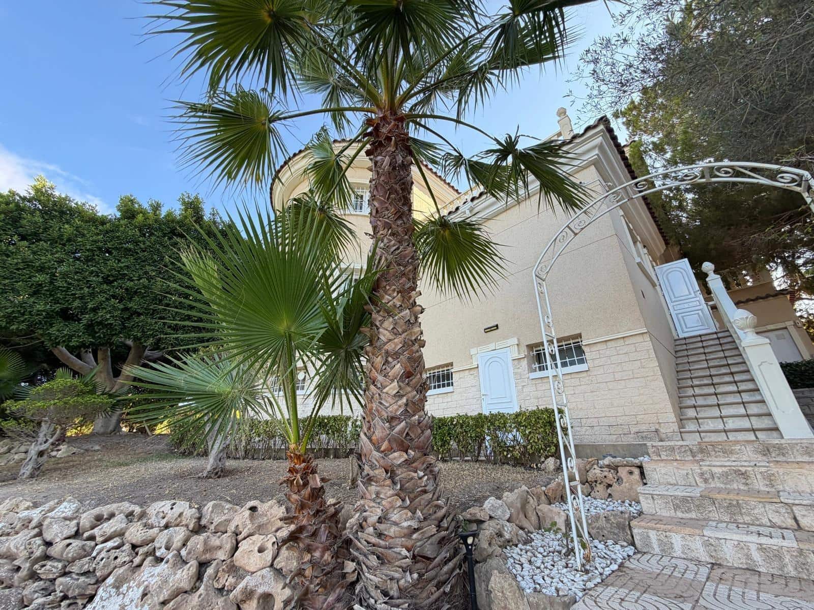 6 sovrum Villa till salu i Ciudad Quesada med pool garage - 880 000 € (Ref: 10004217)