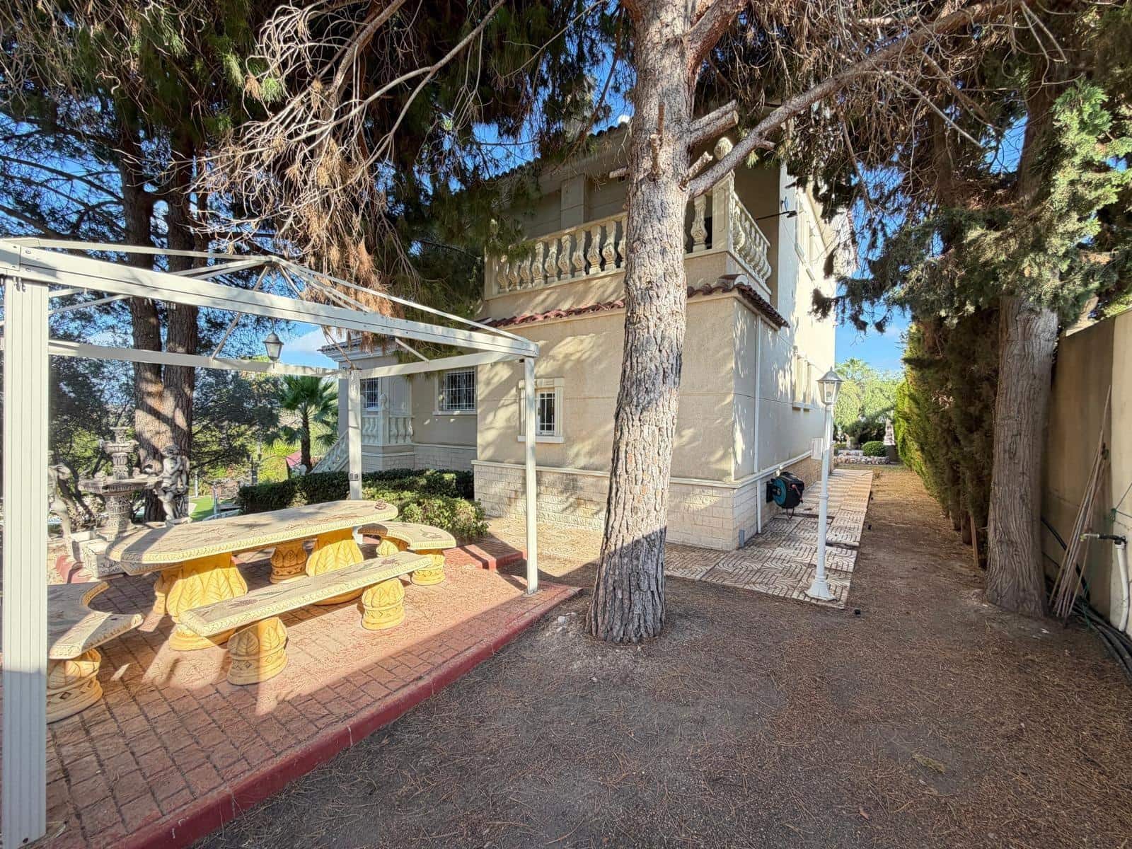 6 sovrum Villa till salu i Ciudad Quesada med pool garage - 880 000 € (Ref: 10004217)