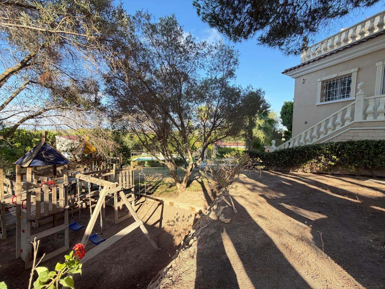 6 sovrum Villa till salu i Ciudad Quesada med pool garage - 880 000 € (Ref: 10004217)