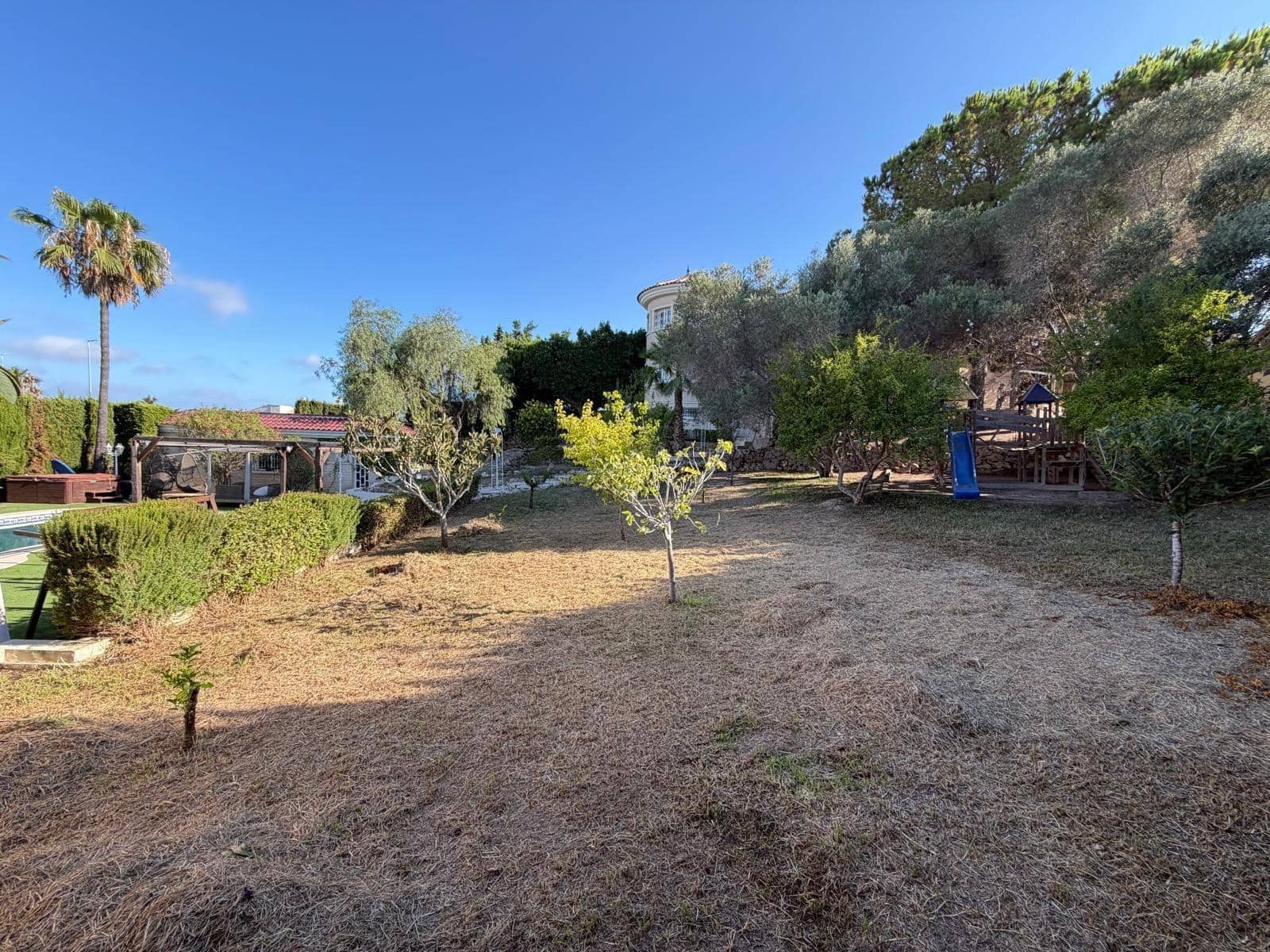 6 sovrum Villa till salu i Ciudad Quesada med pool garage - 880 000 € (Ref: 10004217)