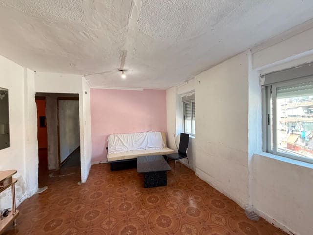 Apartamento de 3 habitaciones en Juan XXIII, Alicante / Alacant ciudad en venta - 60.000 € (Ref: 10004218)