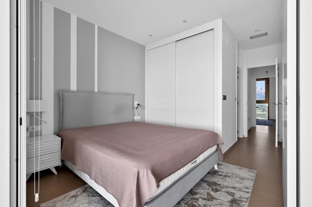 2 bedroom Apartment for sale in Playa Poniente, Benidorm with pool garage - € 680,000 (Ref: 10004221)
