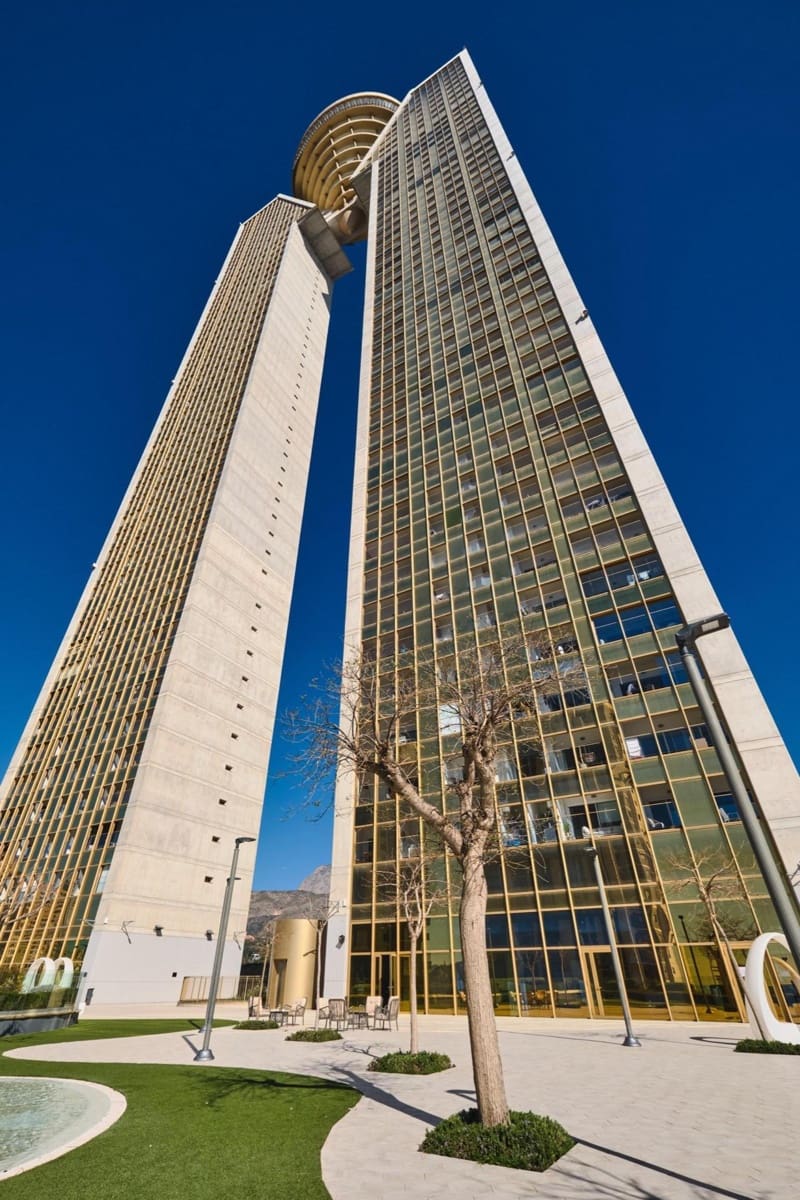 2 bedroom Apartment for sale in Benidorm with pool garage - € 680,000 (Ref: 10004221)