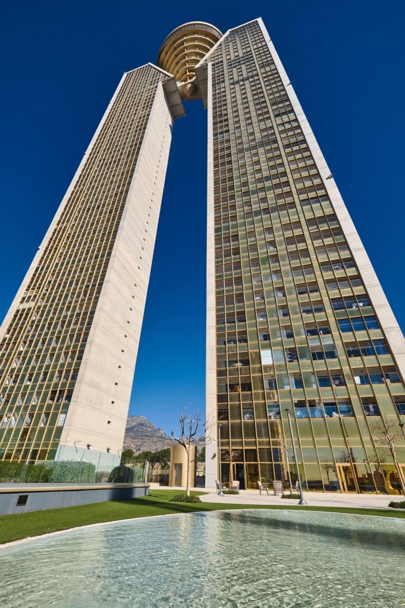 2 bedroom Apartment for sale in Benidorm with pool garage - € 680,000 (Ref: 10004221)