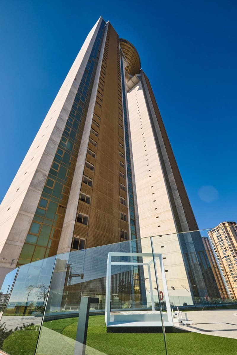 2 bedroom Apartment for sale in Benidorm with pool garage - € 680,000 (Ref: 10004221)