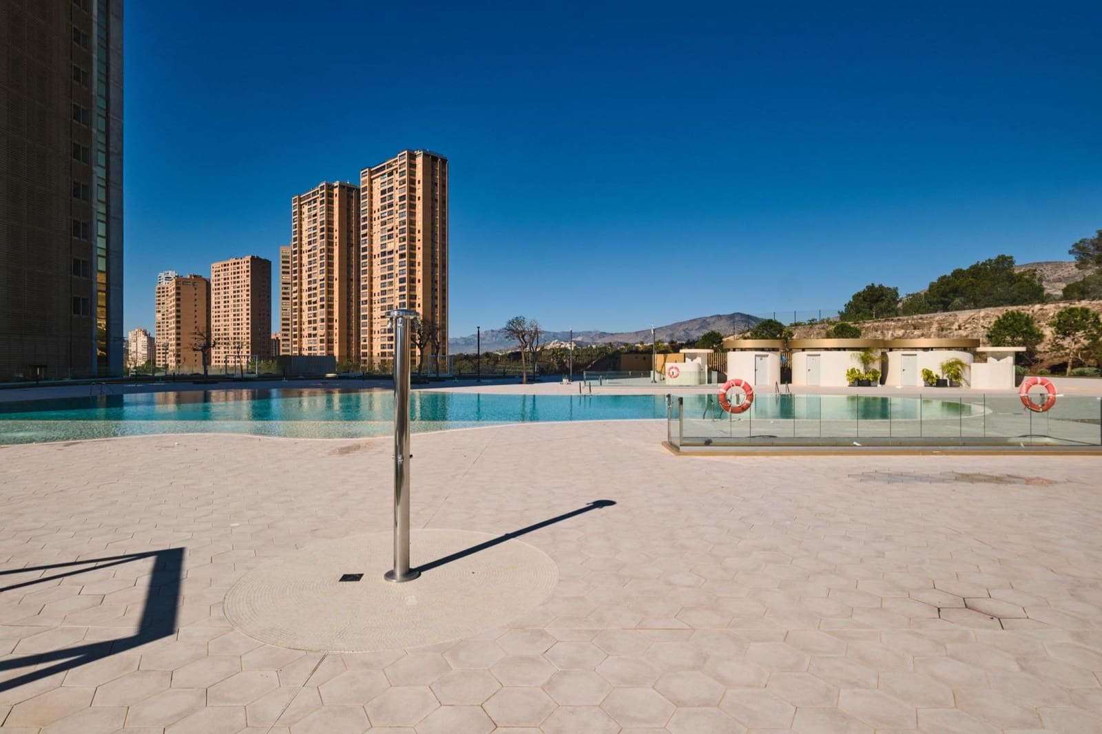 2 bedroom Apartment for sale in Benidorm with pool garage - € 680,000 (Ref: 10004221)