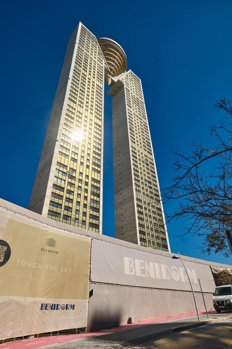 2 bedroom Apartment for sale in Benidorm with pool garage - € 680,000 (Ref: 10004221)