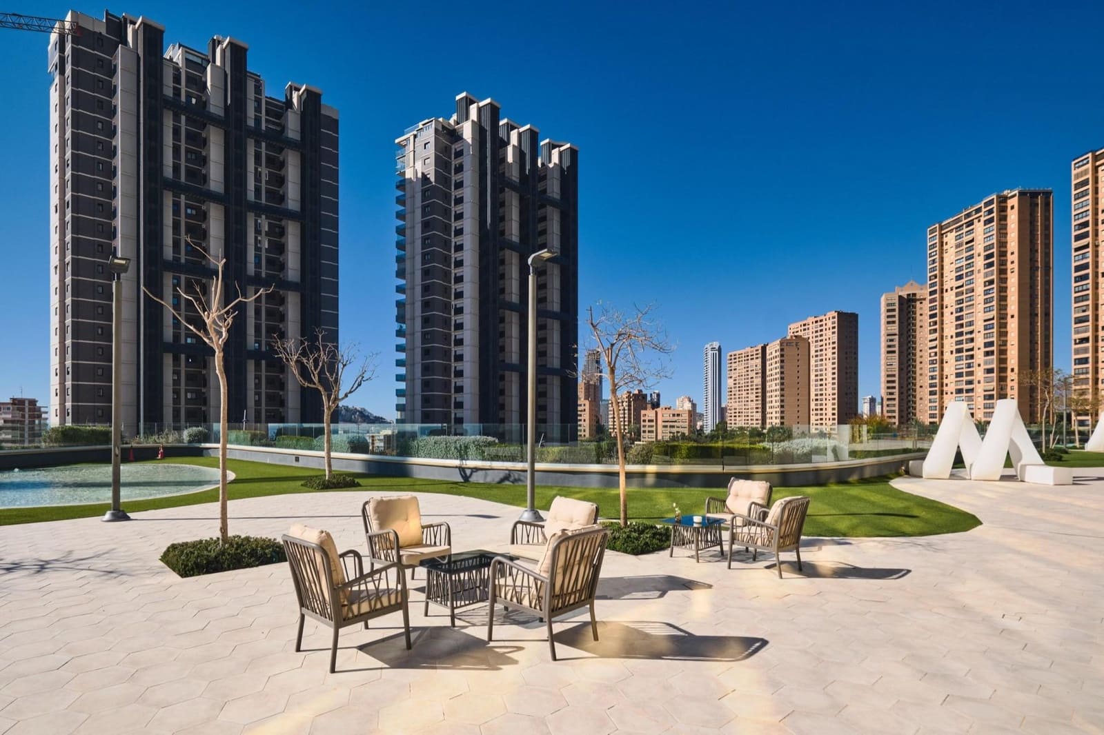 2 bedroom Apartment for sale in Benidorm with pool garage - € 680,000 (Ref: 10004221)