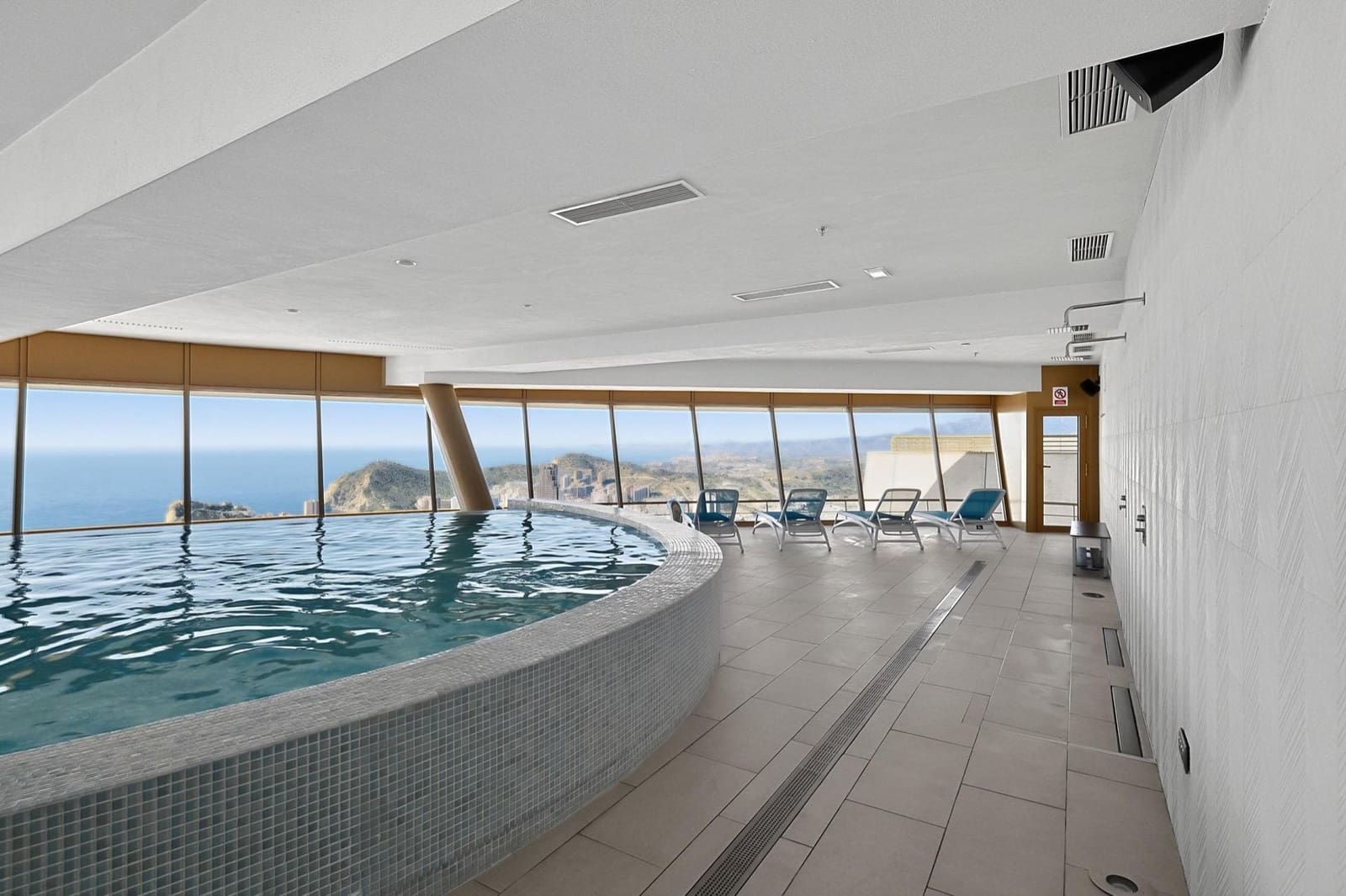 2 bedroom Apartment for sale in Benidorm with pool garage - € 680,000 (Ref: 10004221)