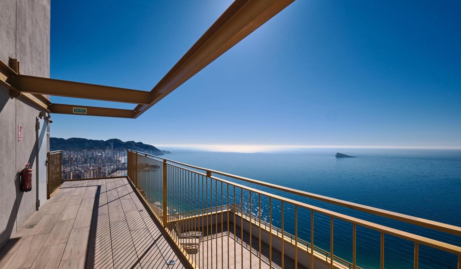2 bedroom Apartment for sale in Benidorm with pool garage - € 680,000 (Ref: 10004221)