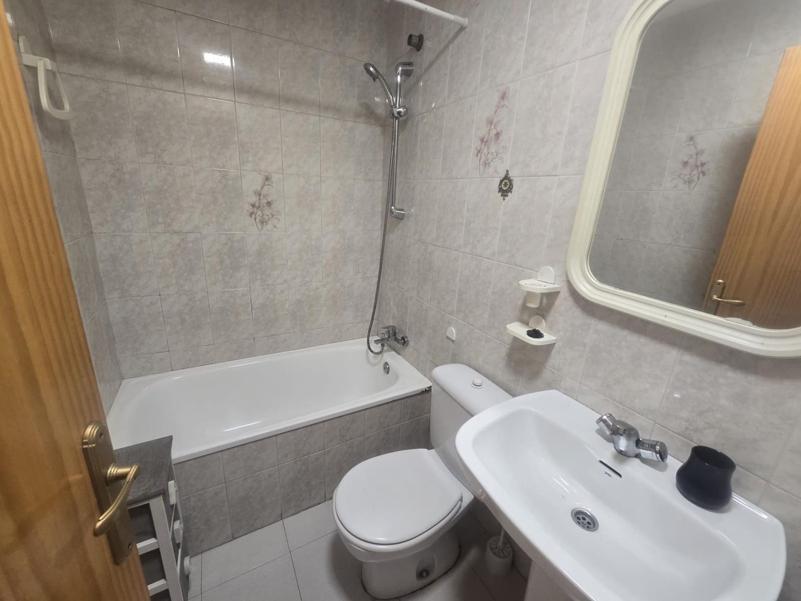 Studio na sprzedaż w Torrevieja z basenem - 92 000 € (Ref: 10004222)