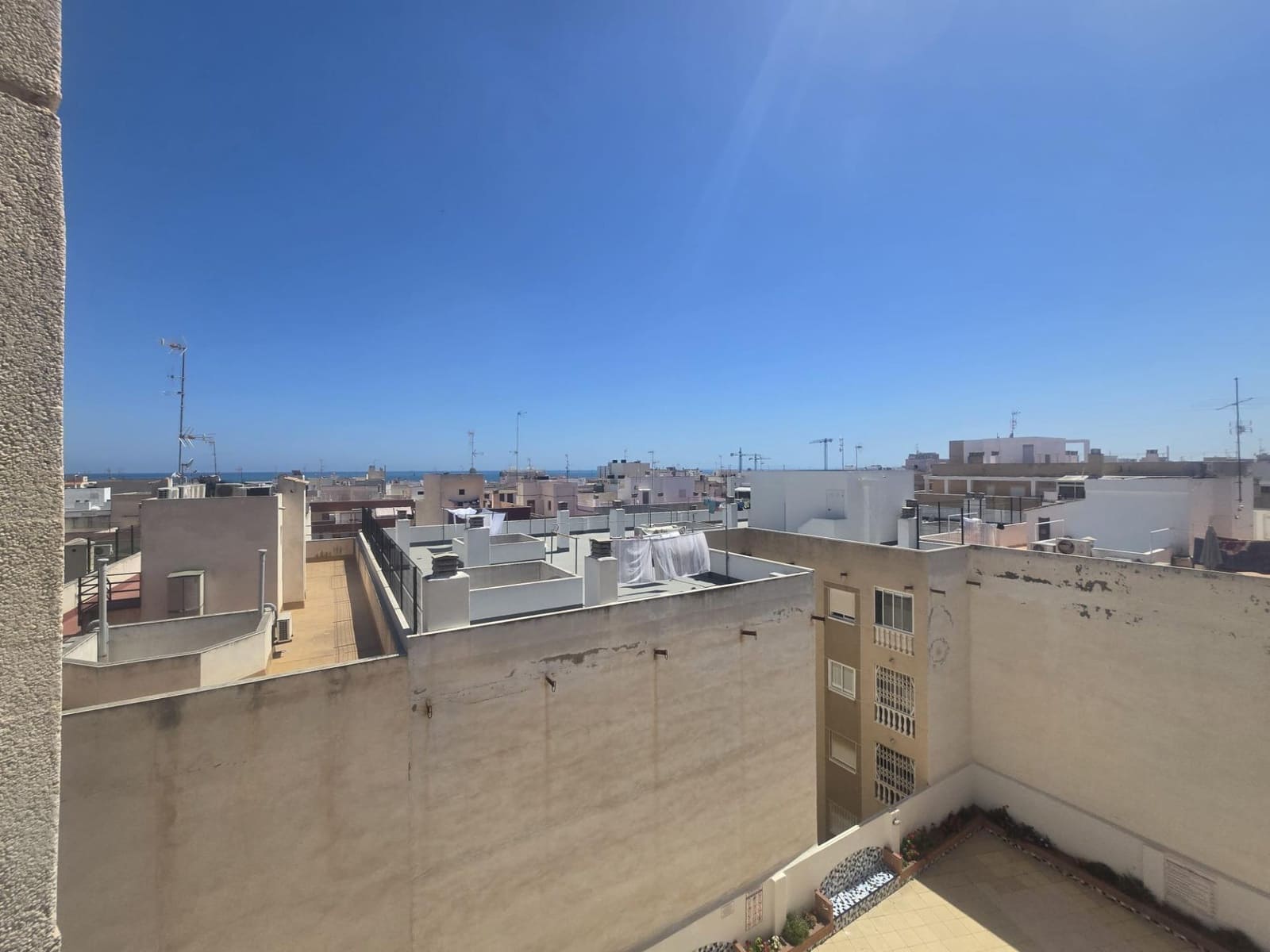 Studio na sprzedaż w Torrevieja z basenem - 92 000 € (Ref: 10004222)