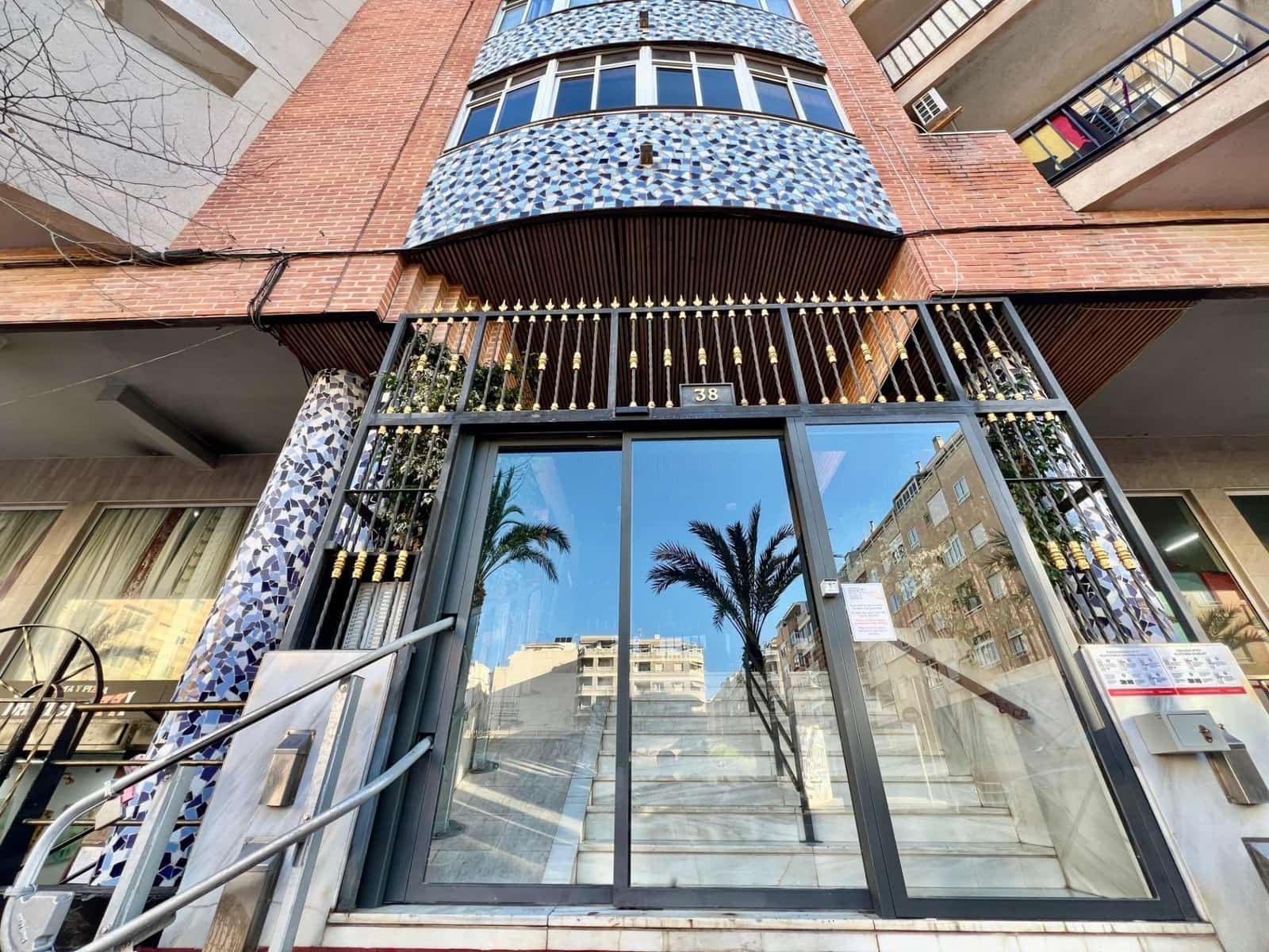 Studio na sprzedaż w Torrevieja z basenem - 92 000 € (Ref: 10004222)