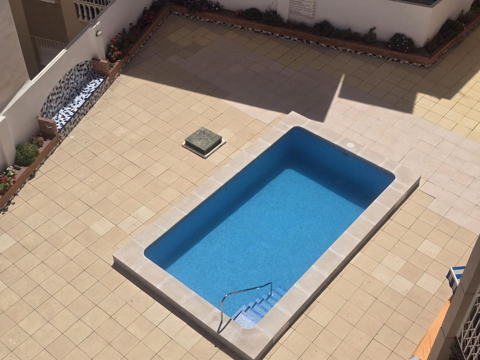 Studio na sprzedaż w Torrevieja z basenem - 92 000 € (Ref: 10004222)