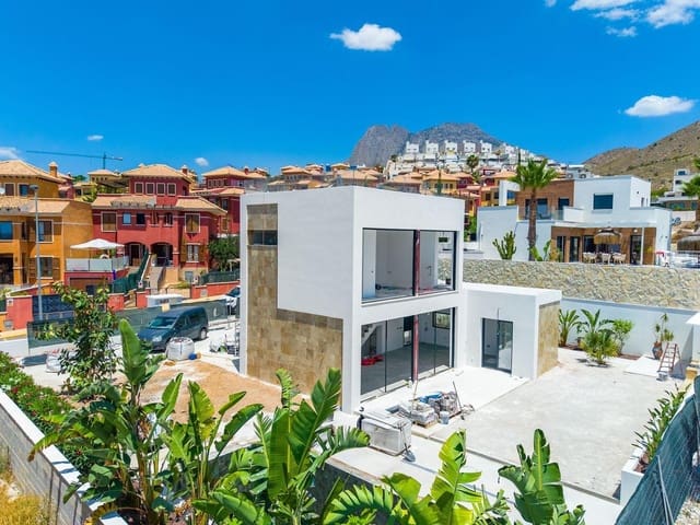 4 sypialnia Willa na sprzedaż w Finestrat z basenem garażem - 890 000 € (Ref: 10006335)