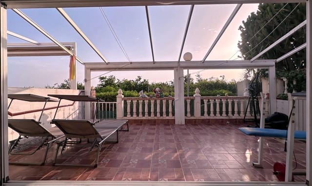 3 soveværelse Rækkehus til salg i Guardamar del Segura med swimmingpool - € 186.000 (Ref: 10009129)