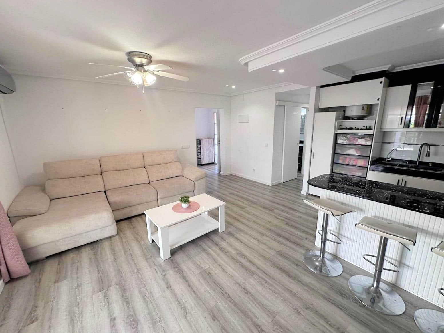 3 soveværelse Rækkehus til salg i Guardamar del Segura med swimmingpool - € 186.000 (Ref: 10009129)