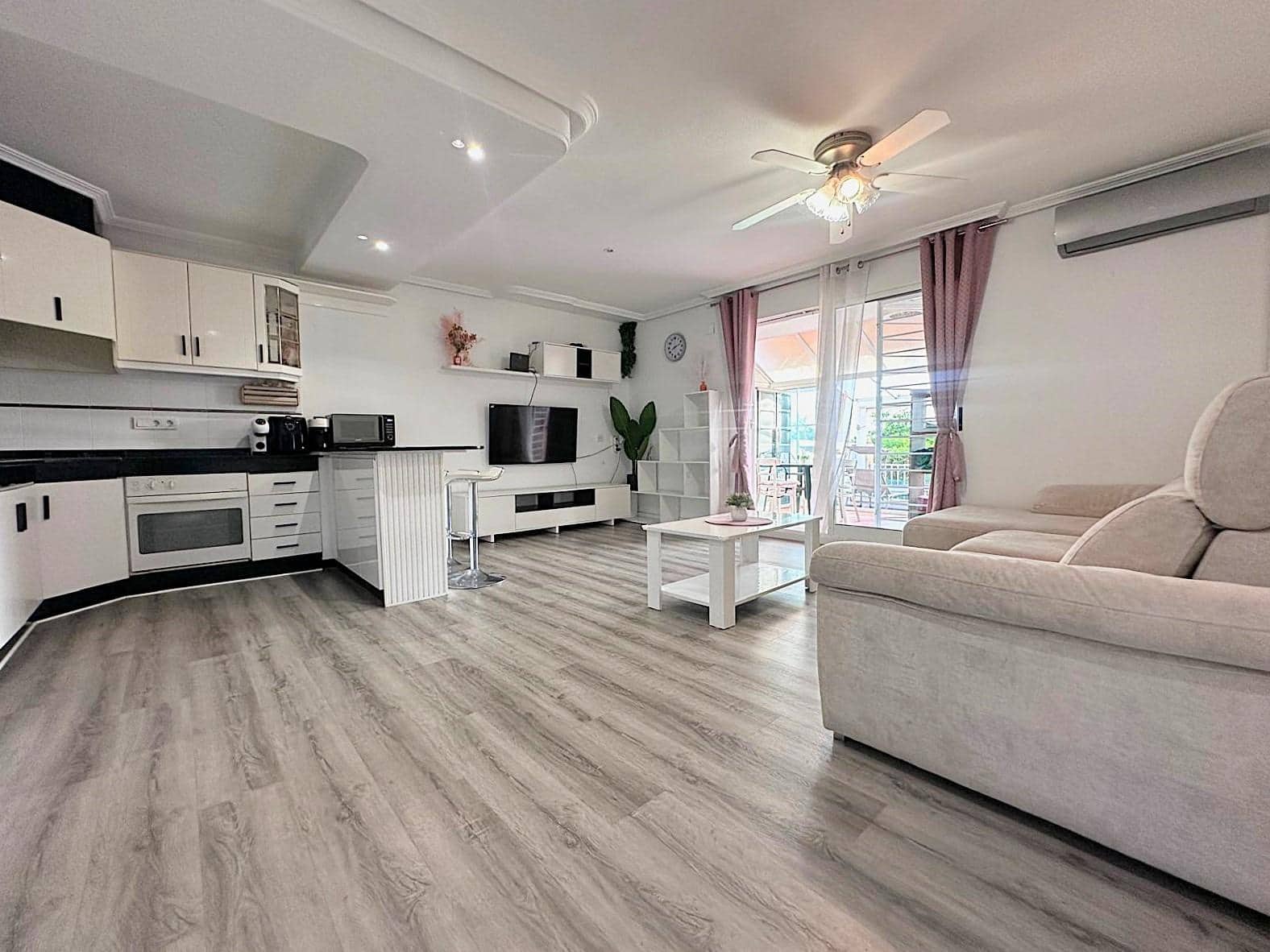 3 soveværelse Rækkehus til salg i Guardamar del Segura med swimmingpool - € 186.000 (Ref: 10009129)