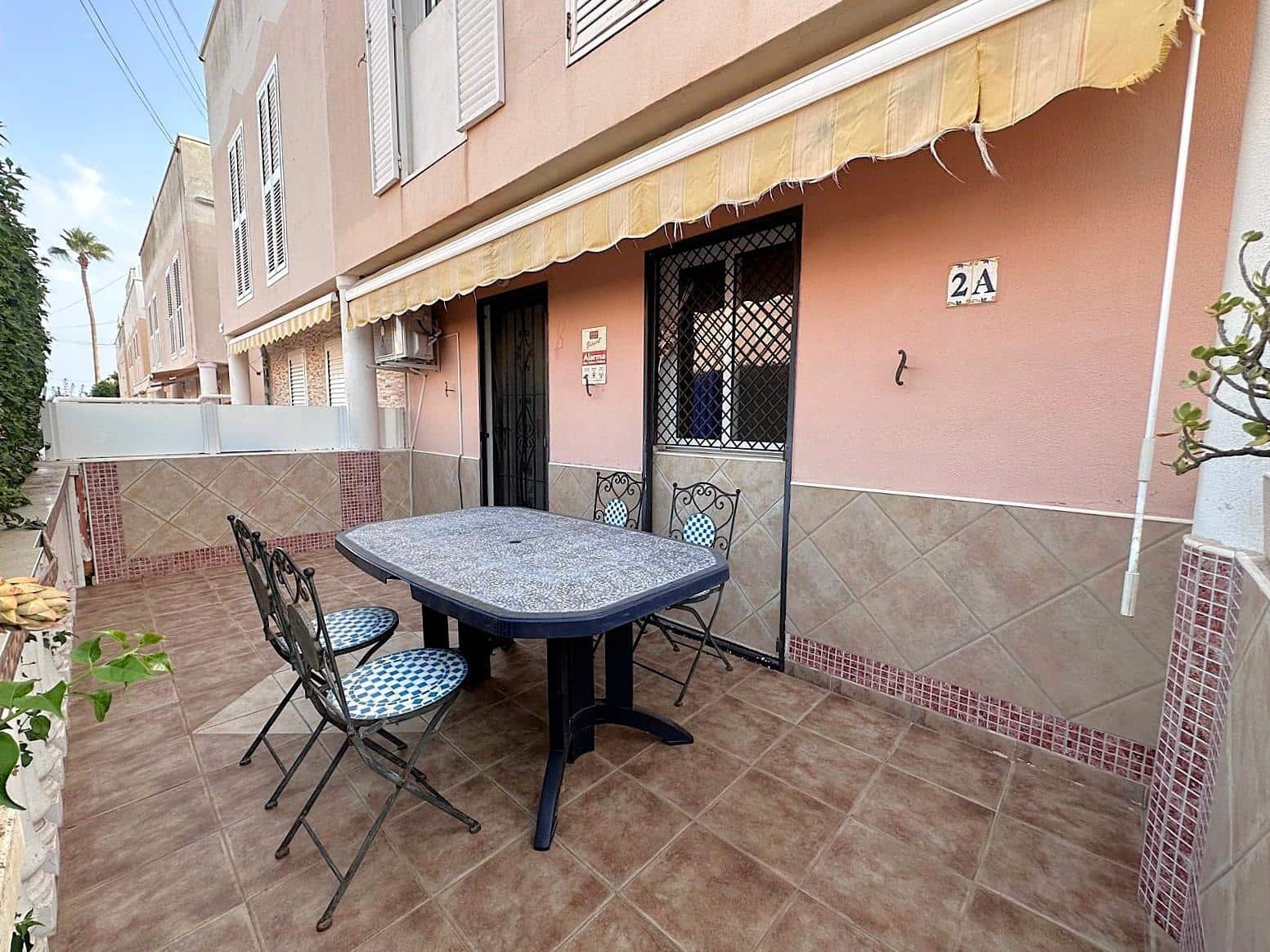 3 soveværelse Rækkehus til salg i Guardamar del Segura med swimmingpool - € 186.000 (Ref: 10009129)