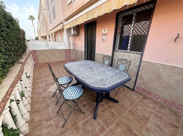 3 soveværelse Rækkehus til salg i Guardamar del Segura med swimmingpool - € 186.000 (Ref: 10009129)