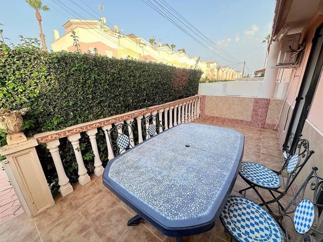 3 soveværelse Rækkehus til salg i Guardamar del Segura med swimmingpool - € 186.000 (Ref: 10009129)
