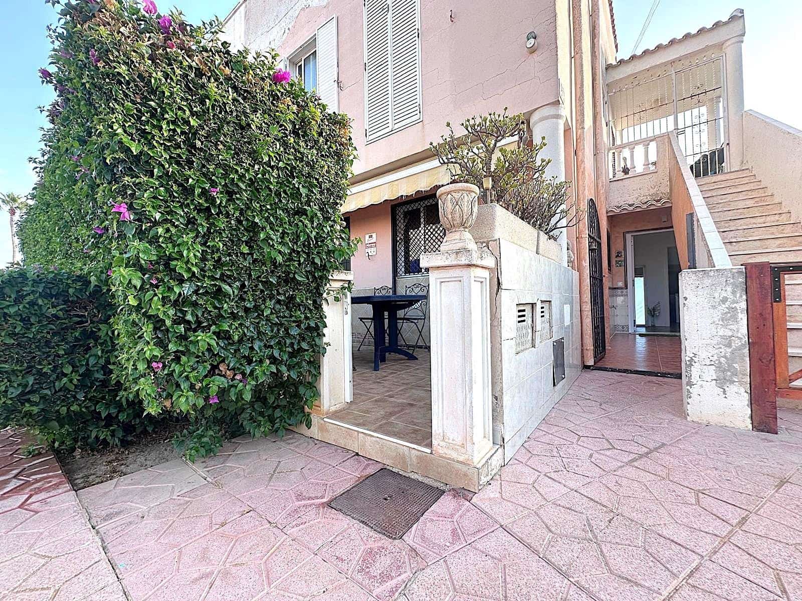 3 soveværelse Rækkehus til salg i Guardamar del Segura med swimmingpool - € 186.000 (Ref: 10009129)