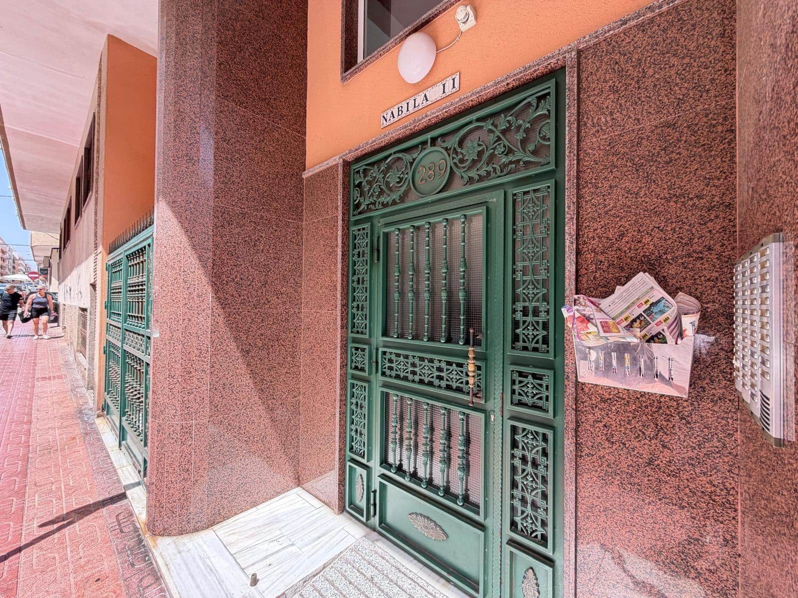 2 soveværelse Lejlighed til salg i Torrevieja - € 129.900 (Ref: 10011494)