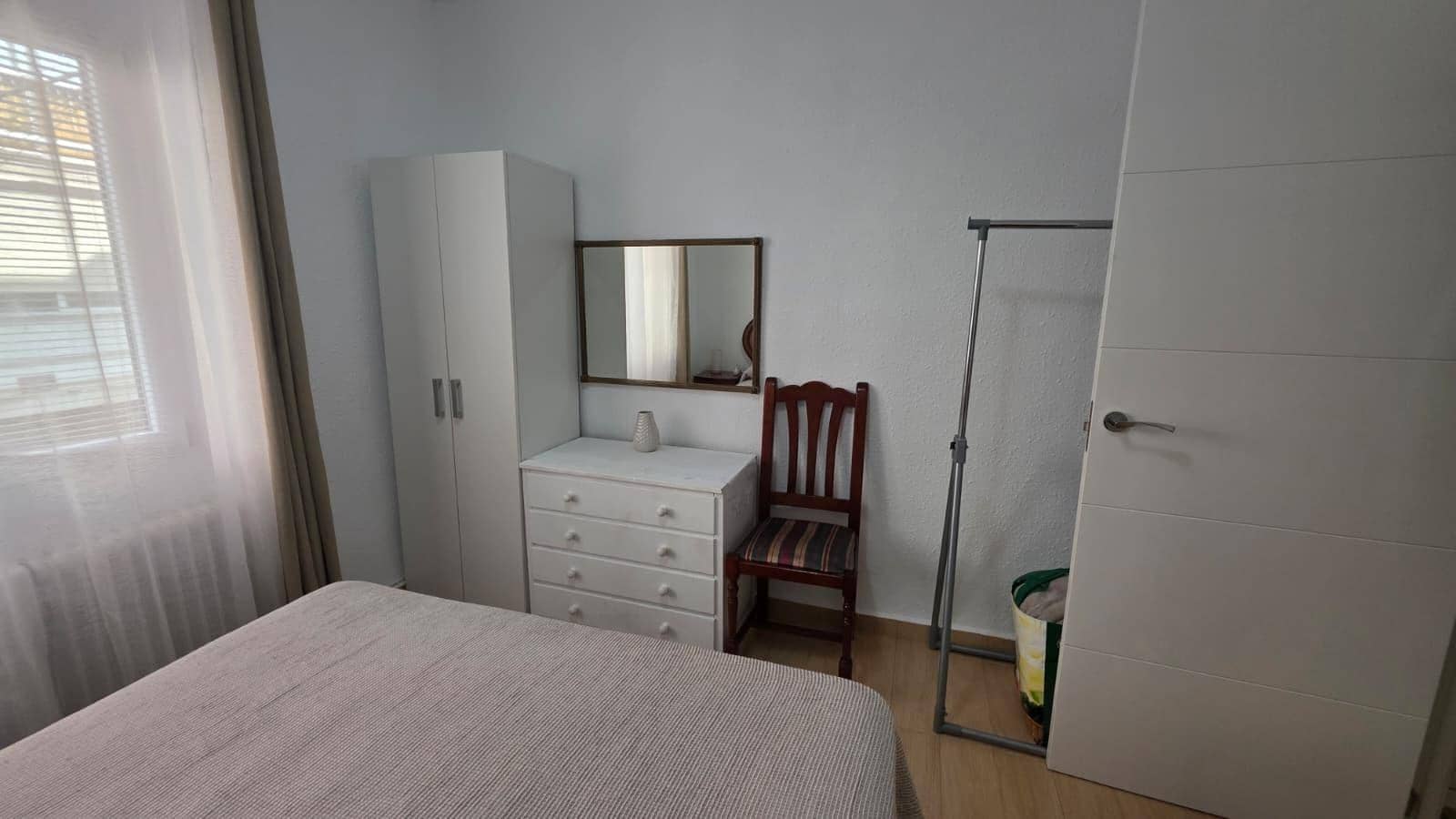 2 slaapkamer Appartement te koop in Alicante stad - € 138.000 (Ref: 10011495)
