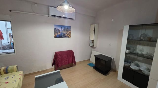 2 slaapkamer Appartement te koop in Alicante stad - € 138.000 (Ref: 10011495)