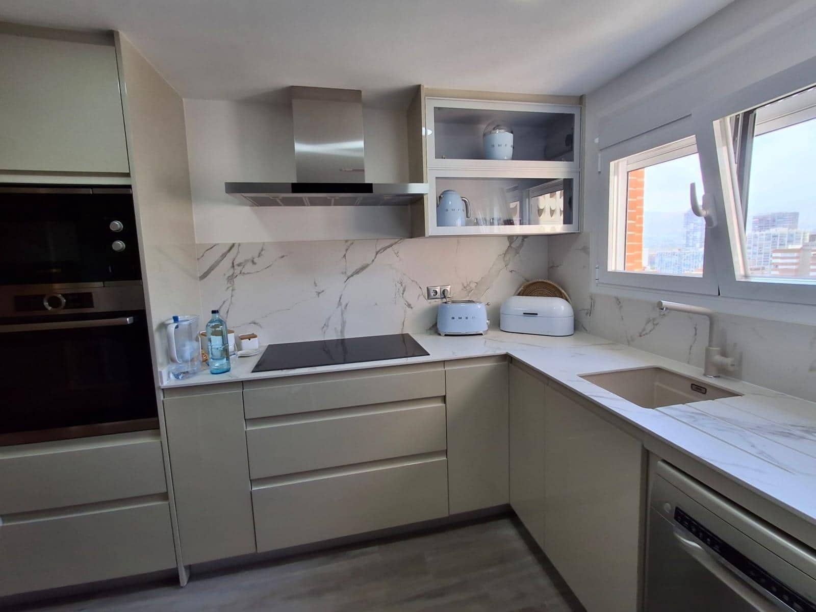 3 sypialnia Mieszkanie na sprzedaż w Benidorm z basenem garażem - 719 000 € (Ref: 10013376)