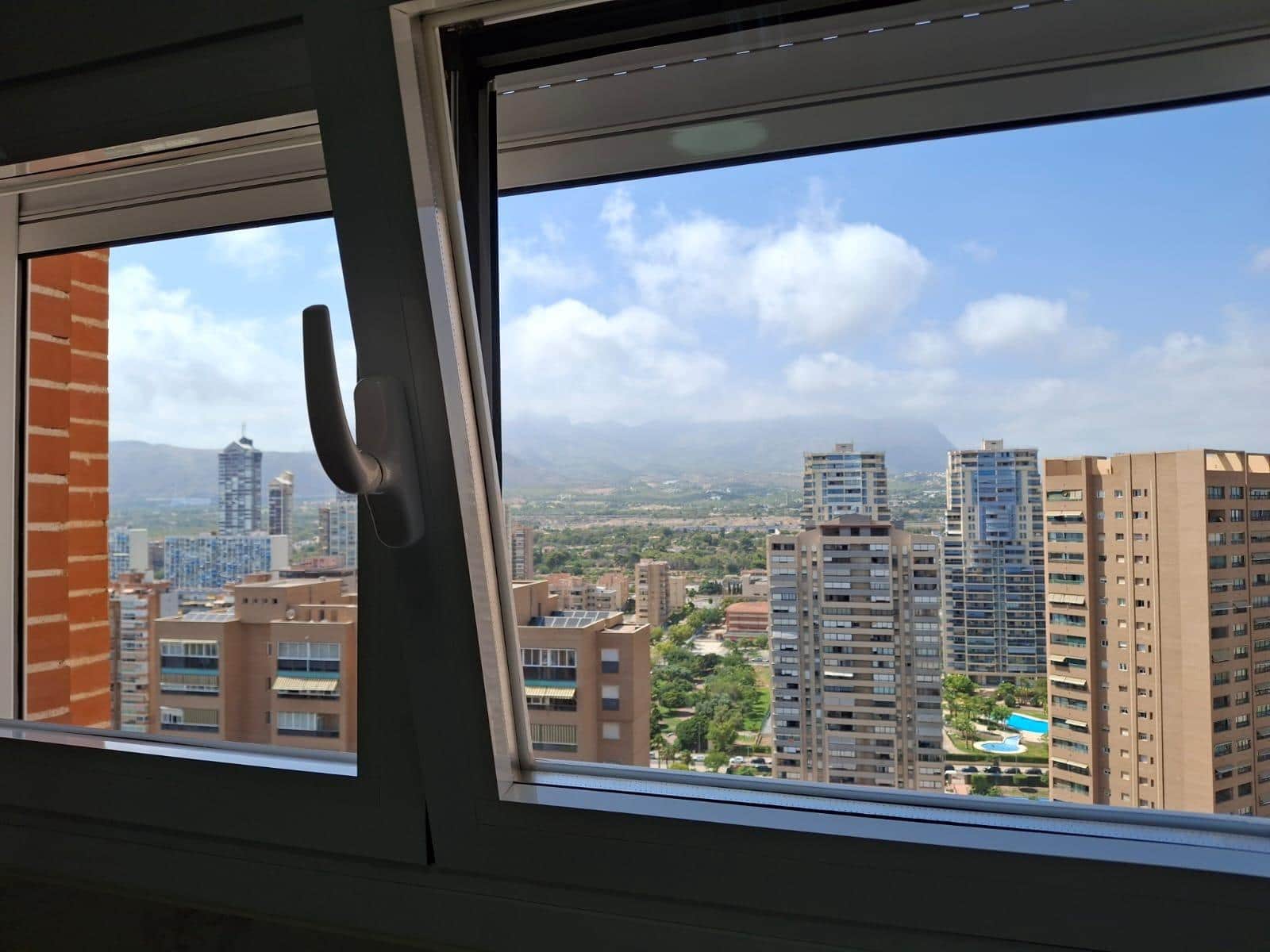 3 sypialnia Mieszkanie na sprzedaż w Benidorm z basenem garażem - 719 000 € (Ref: 10013376)