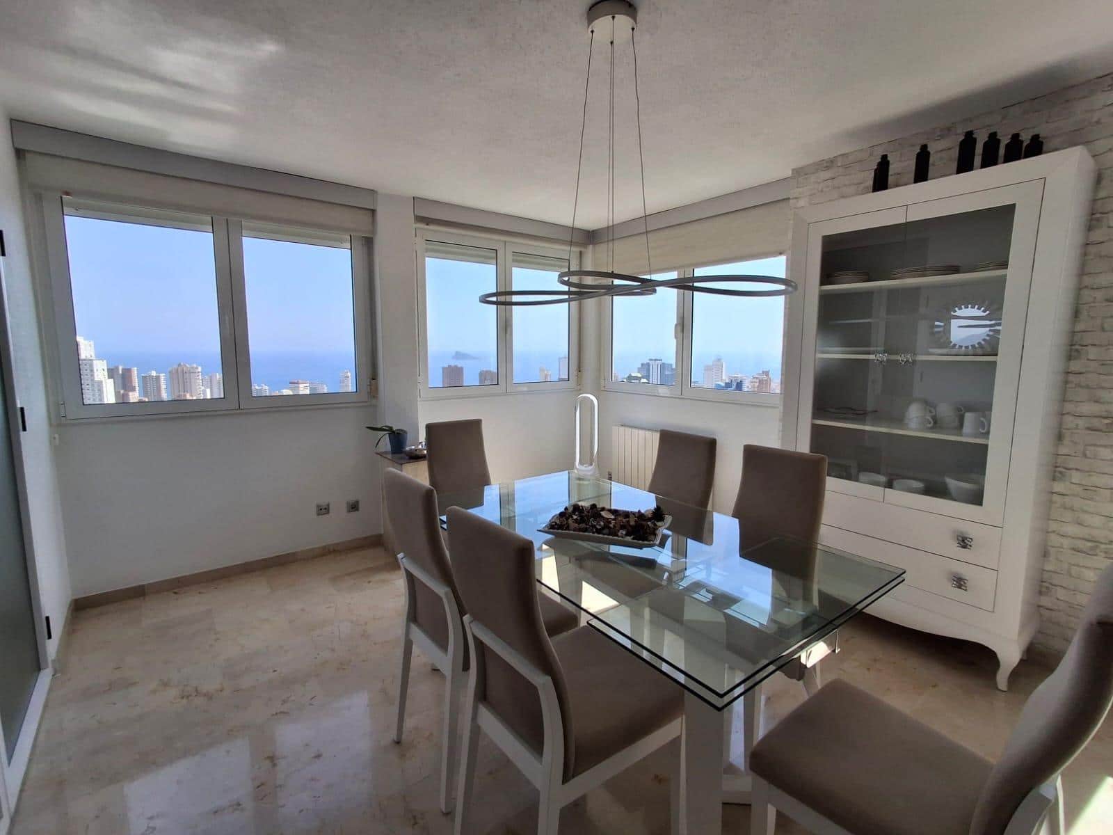 3 sypialnia Mieszkanie na sprzedaż w Benidorm z basenem garażem - 719 000 € (Ref: 10013376)