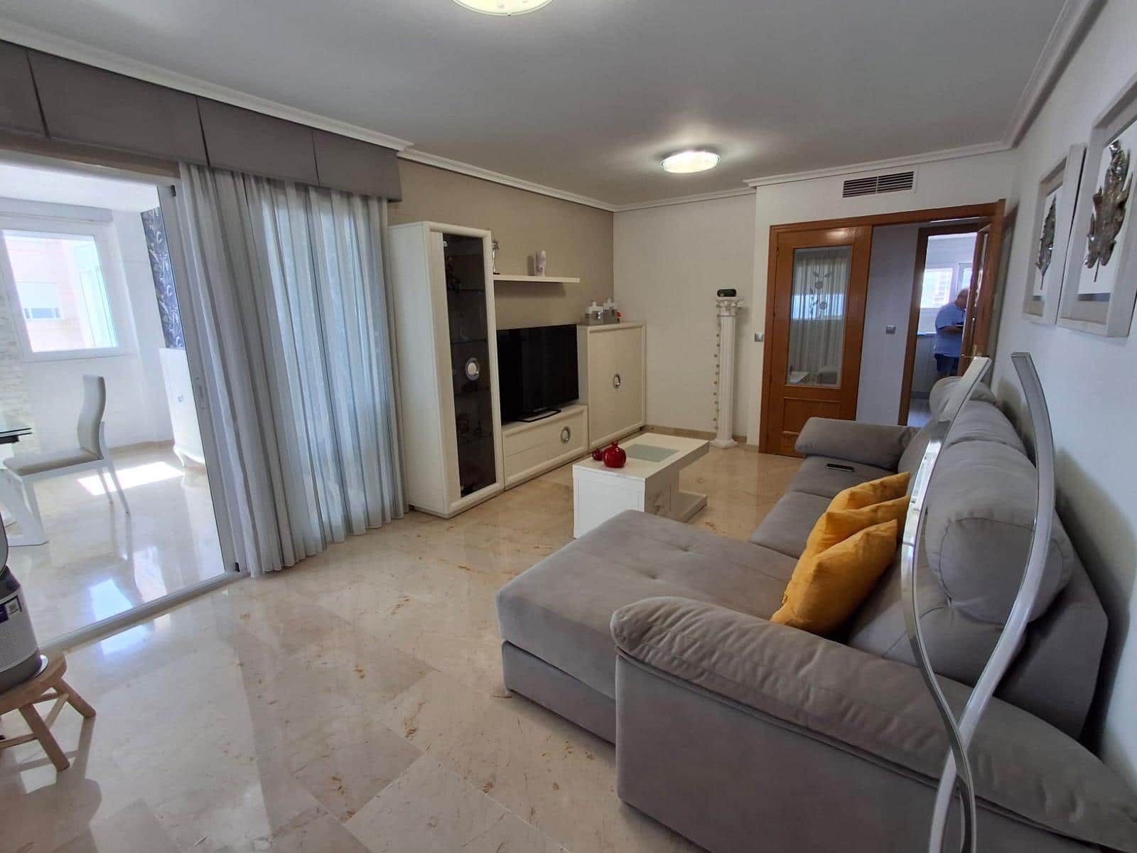 3 sypialnia Mieszkanie na sprzedaż w Benidorm z basenem garażem - 719 000 € (Ref: 10013376)