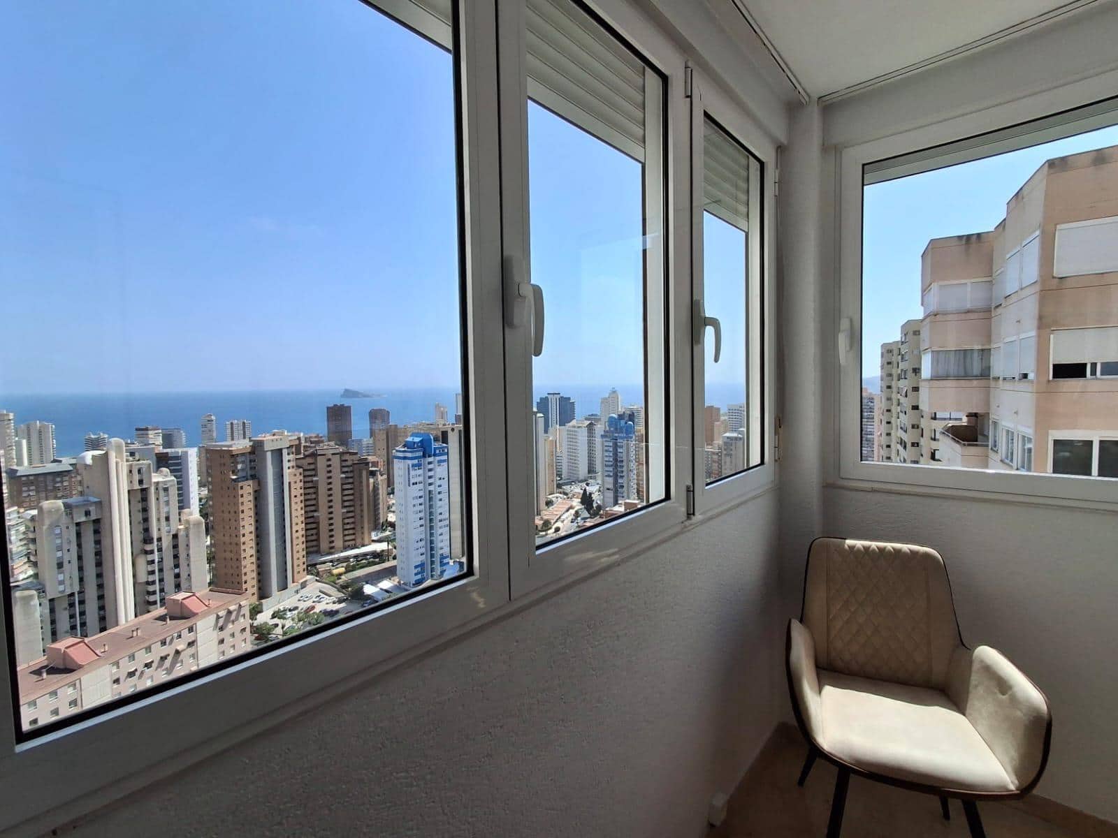 3 sypialnia Mieszkanie na sprzedaż w Benidorm z basenem garażem - 719 000 € (Ref: 10013376)