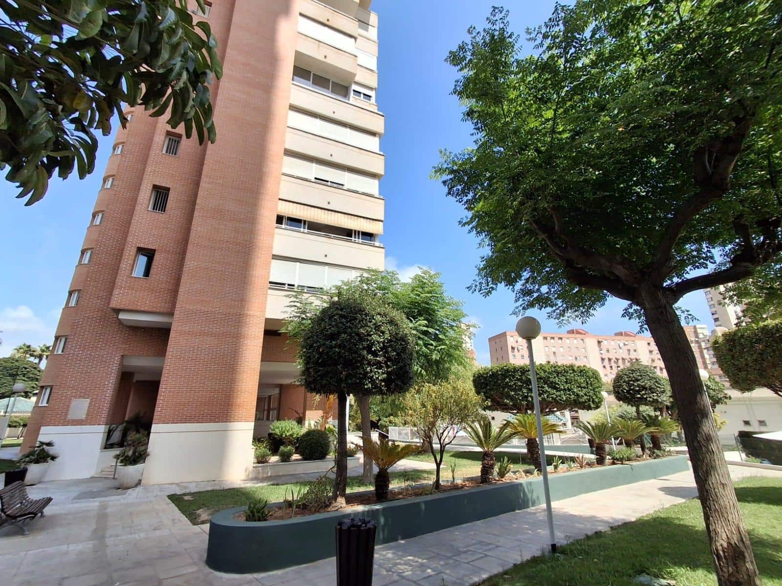 3 sypialnia Mieszkanie na sprzedaż w Benidorm z basenem garażem - 719 000 € (Ref: 10013376)