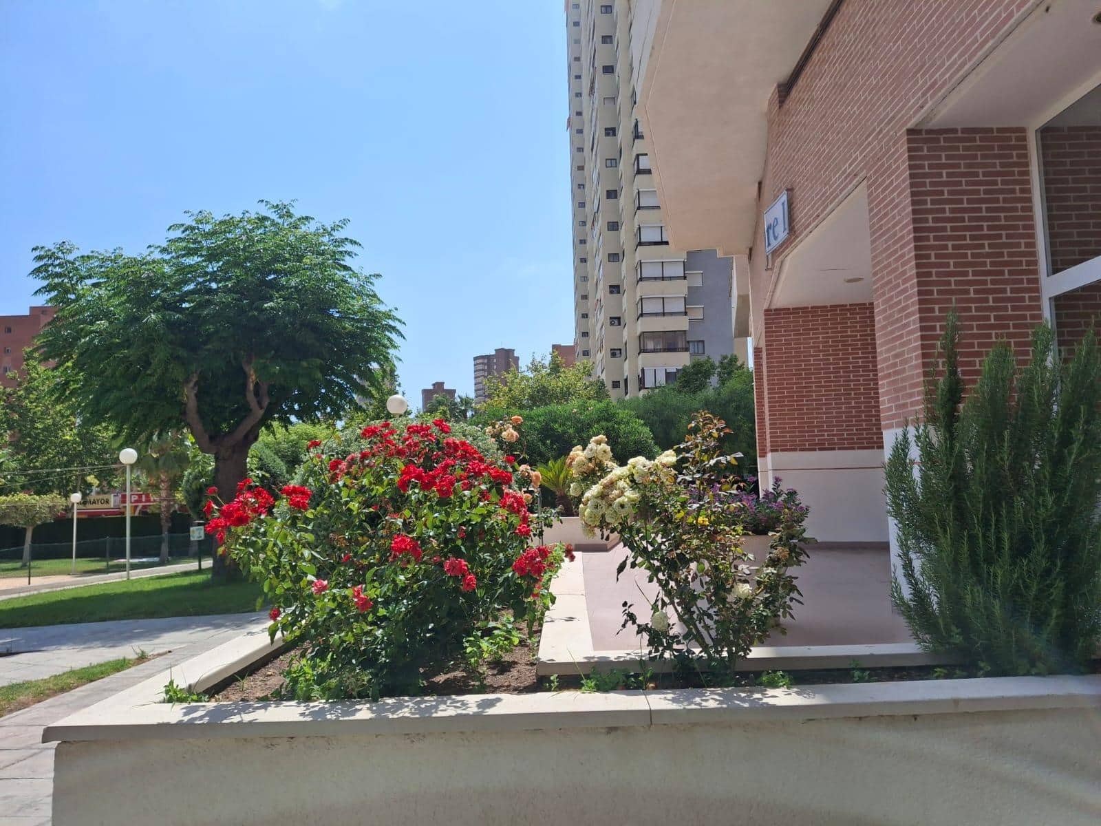 3 sypialnia Mieszkanie na sprzedaż w Benidorm z basenem garażem - 719 000 € (Ref: 10013376)