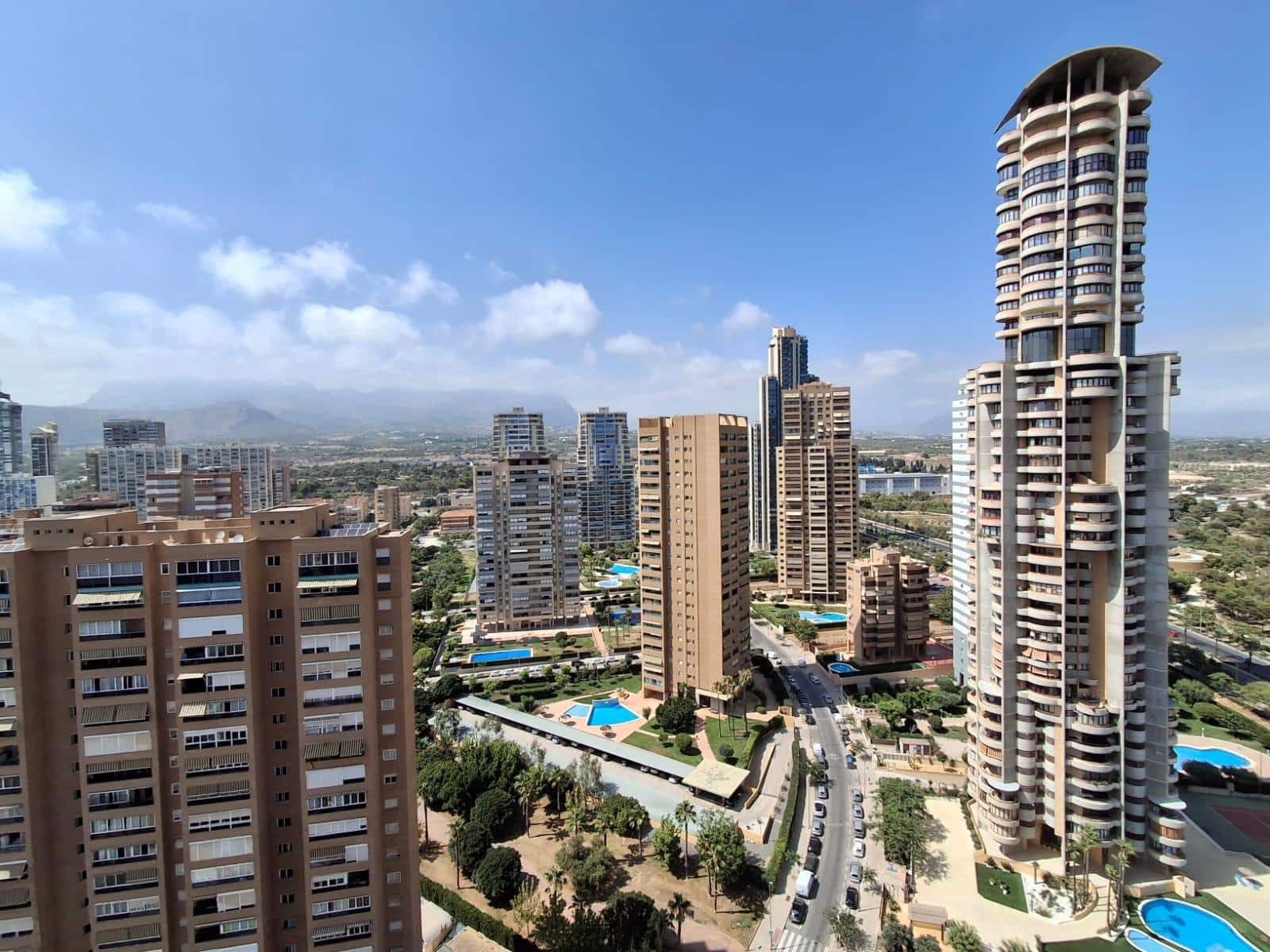 3 sypialnia Mieszkanie na sprzedaż w Benidorm z basenem garażem - 719 000 € (Ref: 10013376)