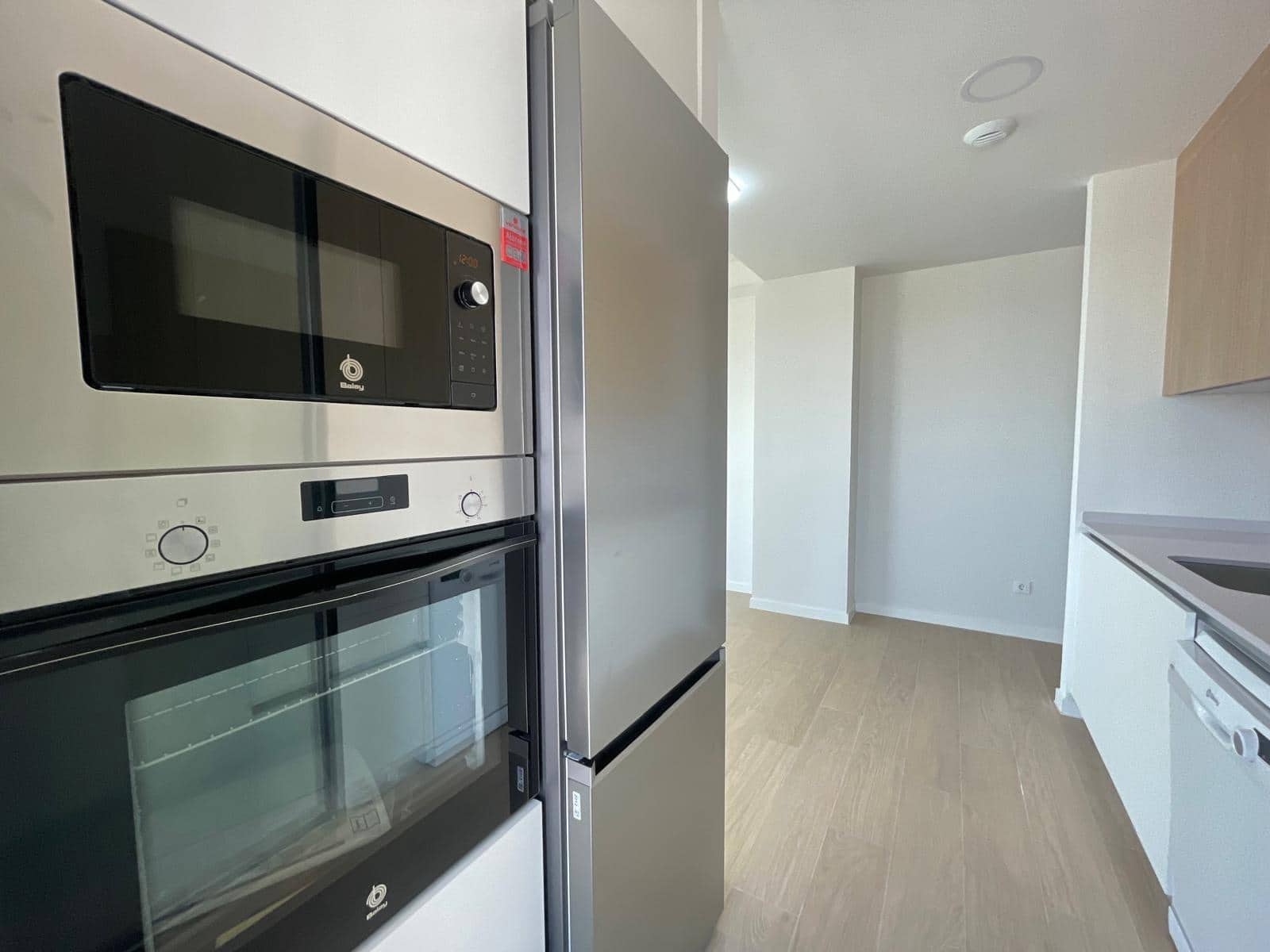 Appartement de 3 chambres à louer à Madrid ville avec piscine garage - 1 795 € (Ref: 10014177)