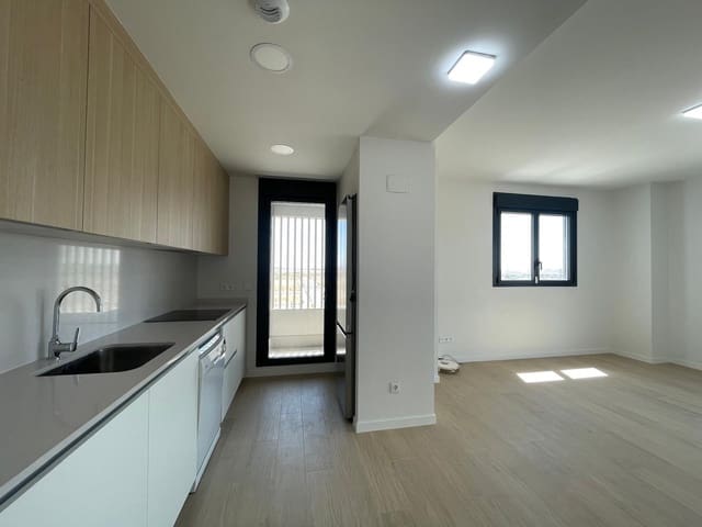 3 quarto Apartamento para arrendar em Madrid cidade com piscina garagem - 1 795 € (Ref: 10014177)