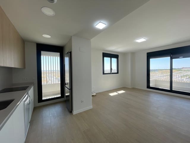 3 quarto Apartamento para arrendar em Madrid cidade com piscina garagem - 1 795 € (Ref: 10014177)