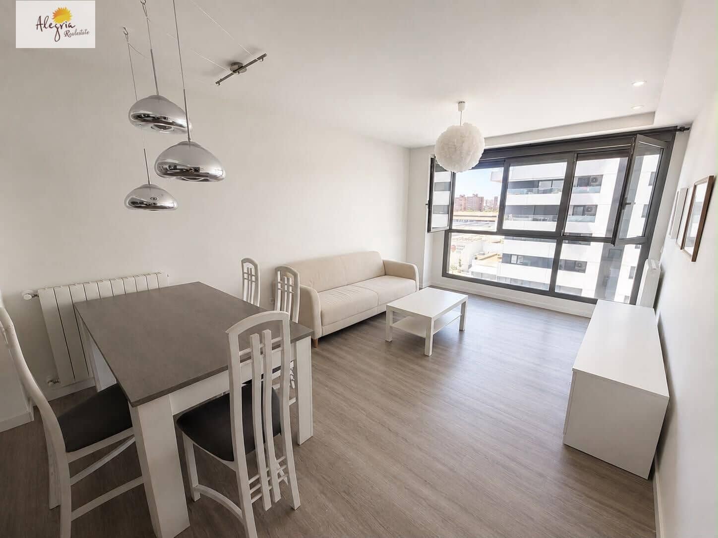 2 soveværelse Lejlighed til leje i Valencia by med swimmingpool garage - € 1.700 (Ref: 10014180)