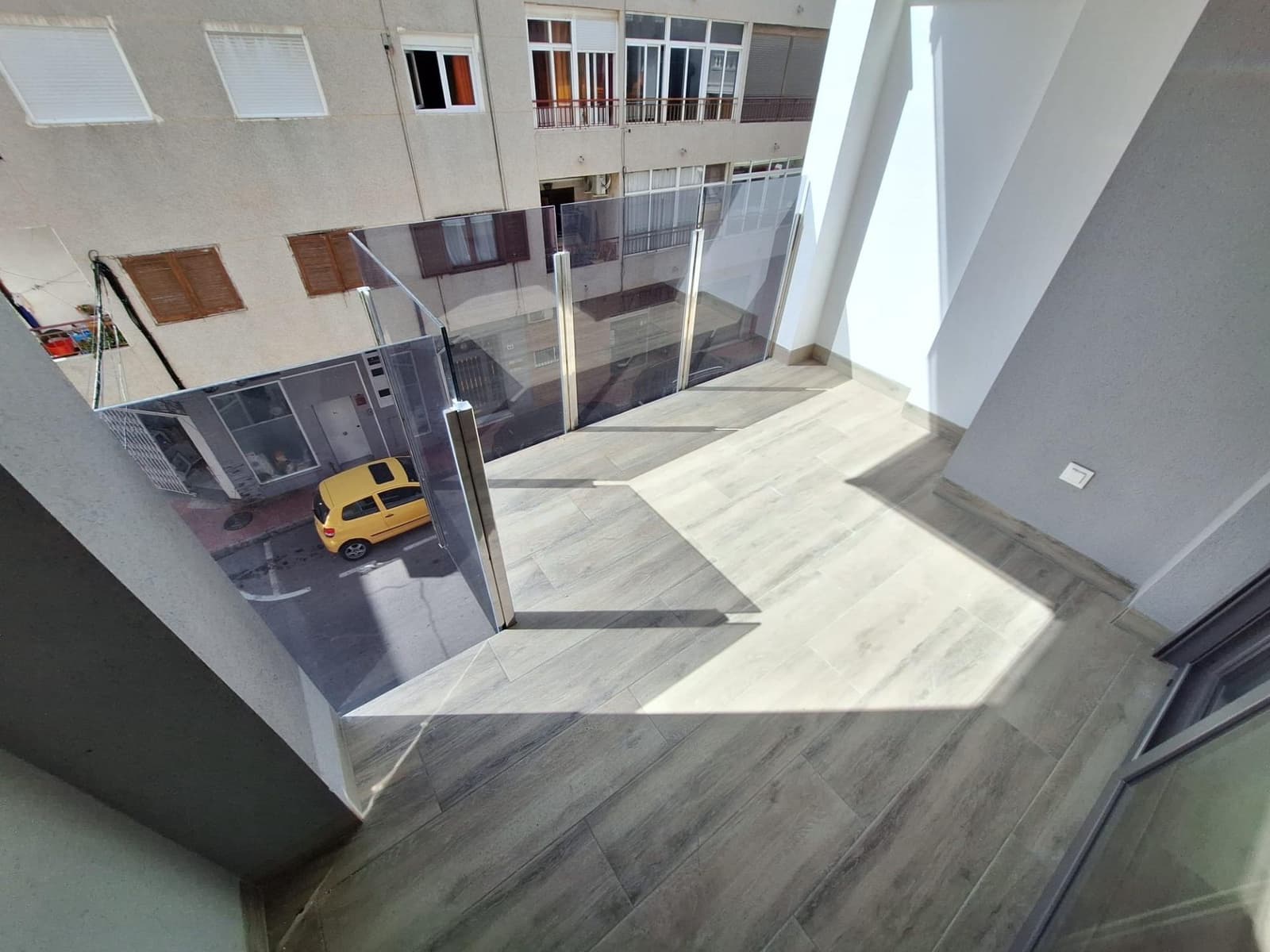 2 bedroom Apartment for rent in Torrevieja with pool garage - € 1,300 (Ref: 10014183)