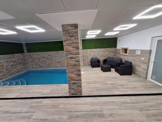 2 quarto Apartamento para arrendar em Torrevieja com piscina garagem - 1 300 € (Ref: 10014183)