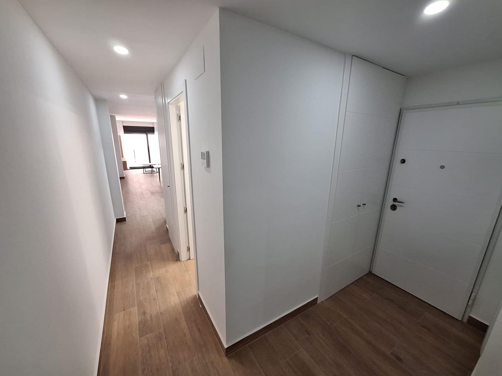 2 bedroom Apartment for rent in Torrevieja with pool garage - € 1,300 (Ref: 10014183)